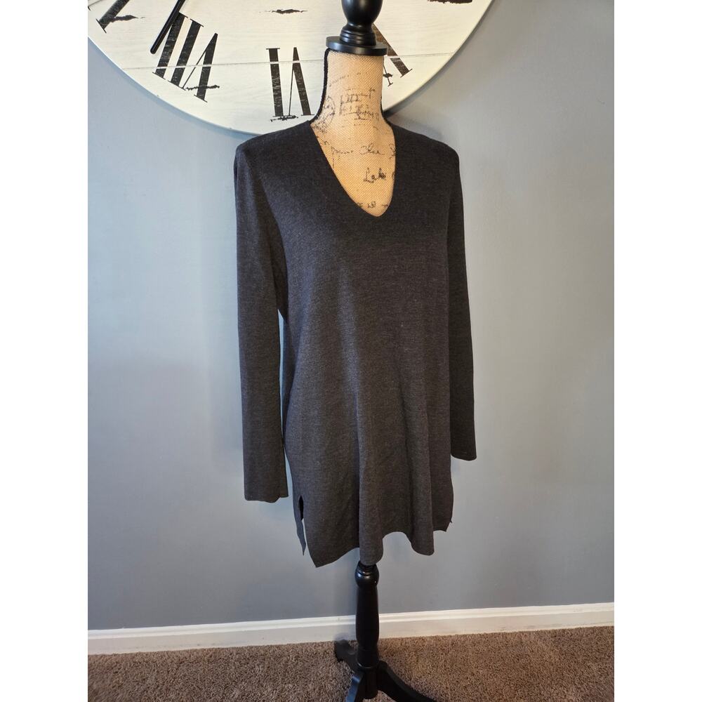 Eileen Fisher 100% superfine merino wool knit sweater tunic vneck long sleeve M